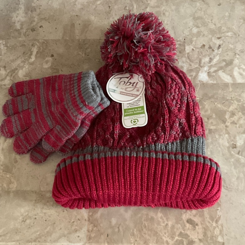 TOBY  Red and Gray Knit Hat & Gloves Set S